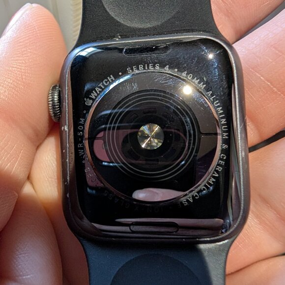 Apple watch series 4 - Picture 1 of 3